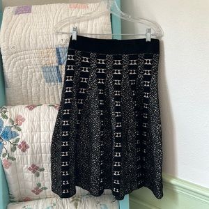 Black and white sweater skirt with elastic waist